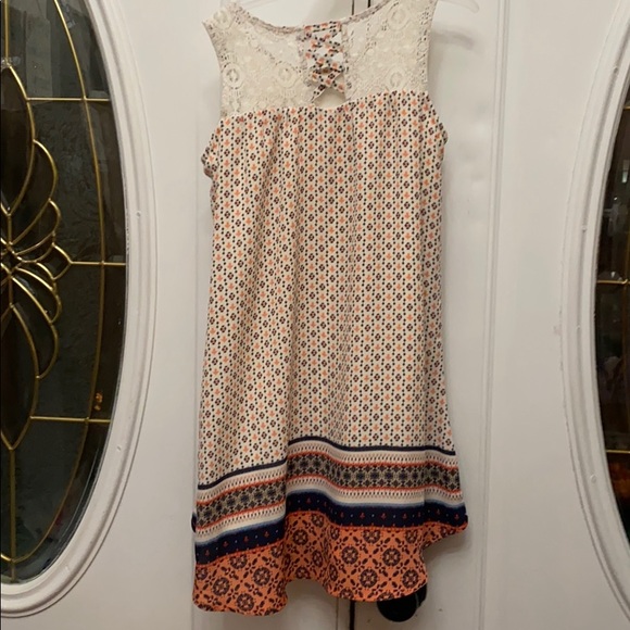 Girls dress - Picture 4 of 6